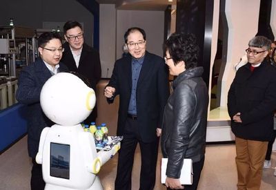 新春開工首日，新區(qū)領(lǐng)導(dǎo)與企業(yè)村居“相約星期四”共話引進(jìn)政策