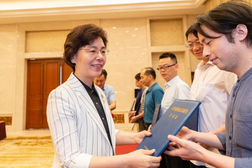 江蘇省首批32家縣級融媒體中心獲頒互聯網新聞信息服務許可證